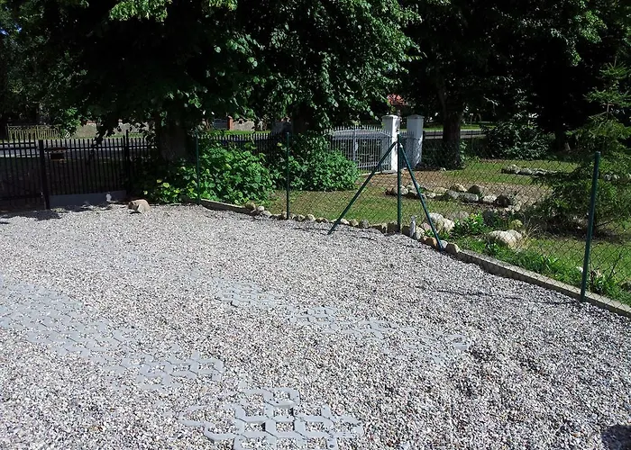 Gehoeft Nr X Zu Peccatel Vor Den Toren Von Schwerin Nahe Stoerkanal Bei Plate * Peckatel